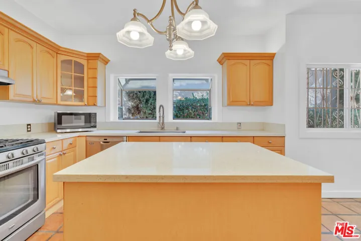 7544 Lexington Avenue, West Hollywood, California 90046