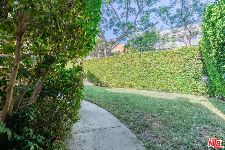 7544 Lexington Avenue, West Hollywood, California 90046
