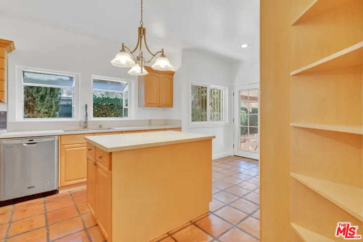 7544 Lexington Avenue, West Hollywood, California 90046