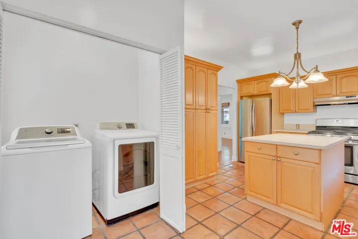 7544 Lexington Avenue, West Hollywood, California 90046