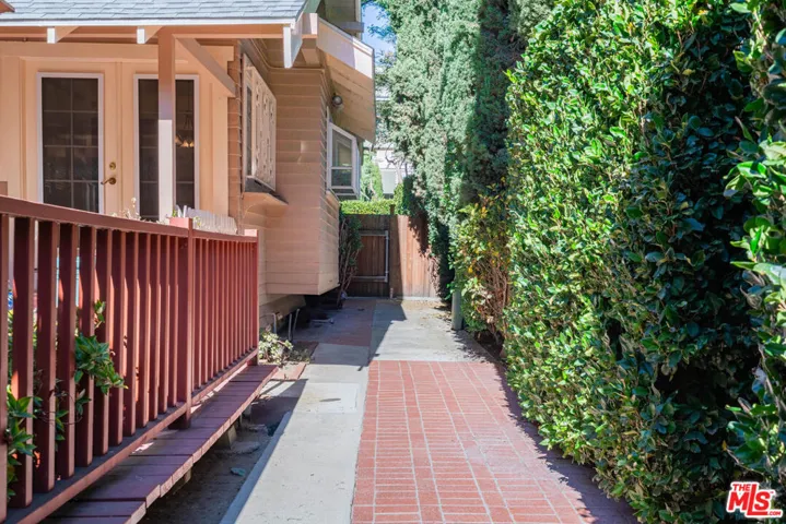 7544 Lexington Avenue, West Hollywood, California 90046