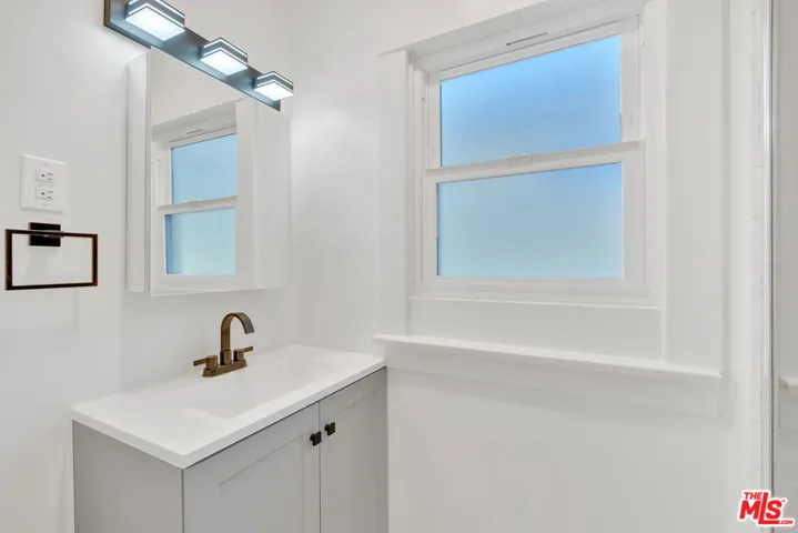 7544 Lexington Avenue, West Hollywood, California 90046