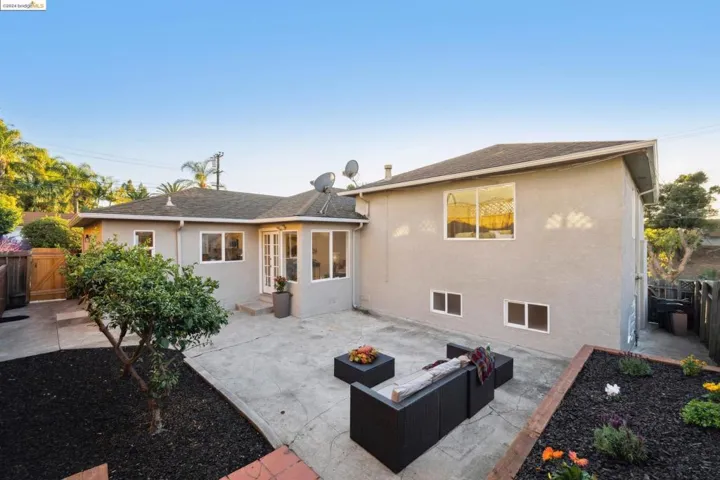 1350 Benedict Dr., San Leandro, California 94577
