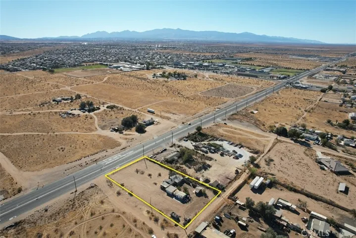 13612 Palmdale Road, Victorville, California 92392