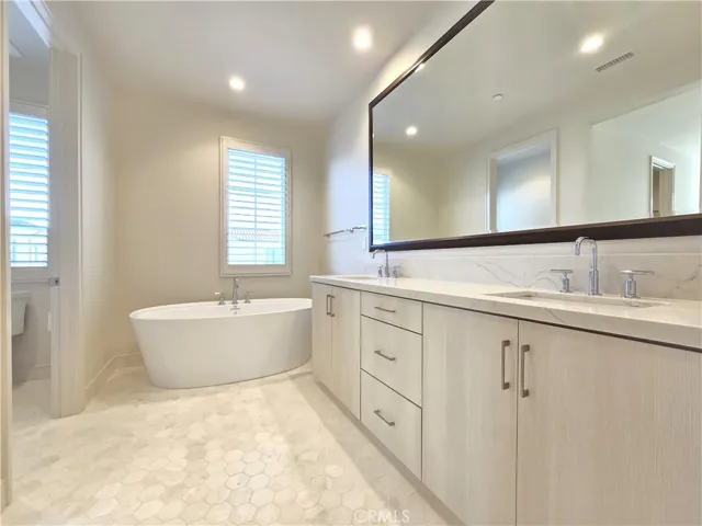 111 Winnett, Irvine, California 92602