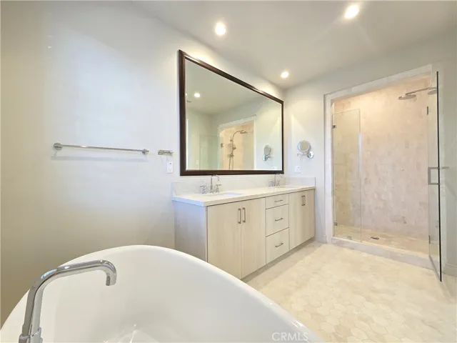 111 Winnett, Irvine, California 92602