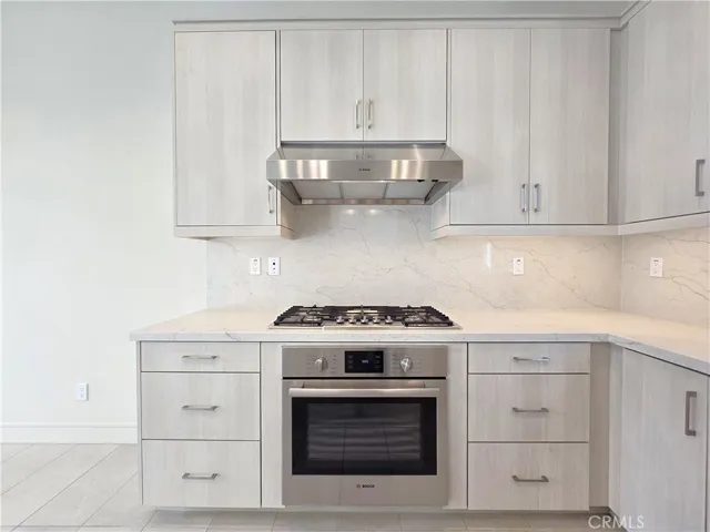 111 Winnett, Irvine, California 92602