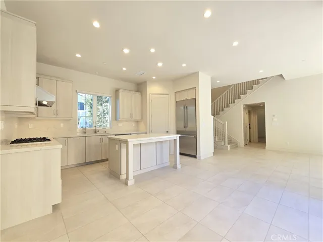 111 Winnett, Irvine, California 92602