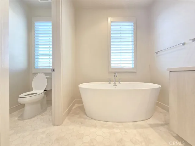 111 Winnett, Irvine, California 92602