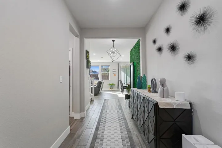 1640 Flora Way, Tracy, California 95376
