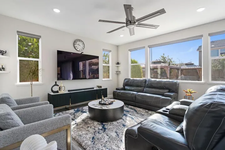 1640 Flora Way, Tracy, California 95376