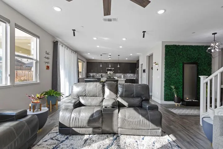 1640 Flora Way, Tracy, California 95376