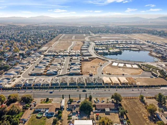 1640 Flora Way, Tracy, California 95376