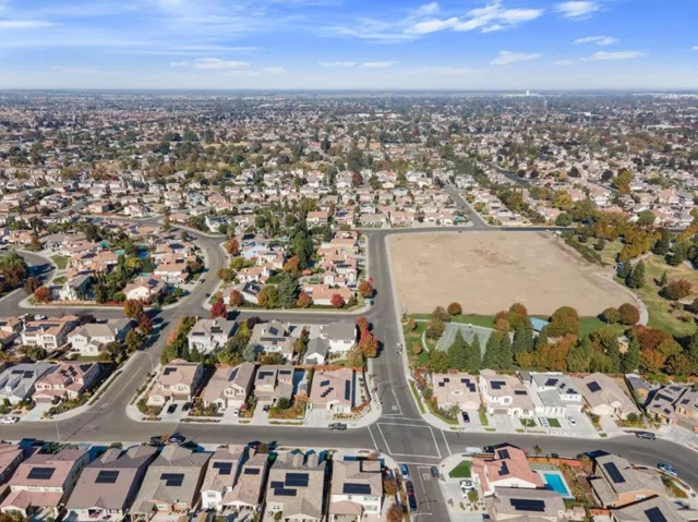 1640 Flora Way, Tracy, California 95376