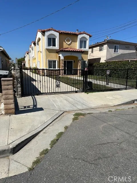 1425 W 145th Street 1, Gardena, California 90247, 4 Bedrooms Bedrooms, ,4 BathroomsBathrooms,Residential,For Sale,145th,TR24231265