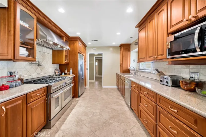 1265 Longview Drive, Fullerton, California 92831