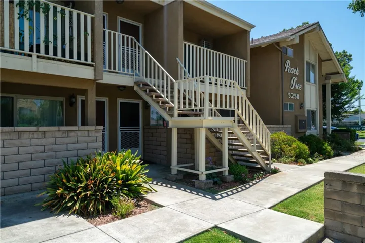5250 Hayter Avenue, Lakewood, California 90712