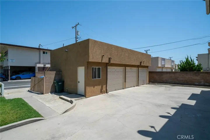 5250 Hayter Avenue, Lakewood, California 90712