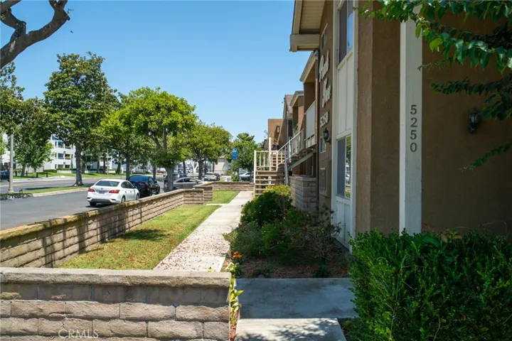 5250 Hayter Avenue, Lakewood, California 90712