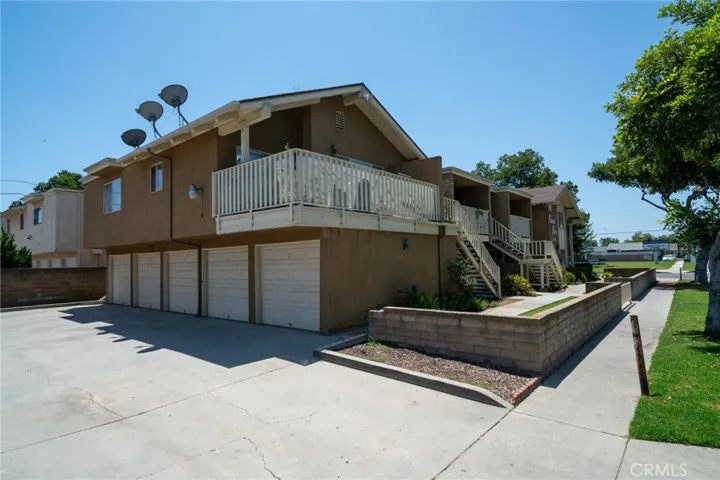 5250 Hayter Avenue, Lakewood, California 90712