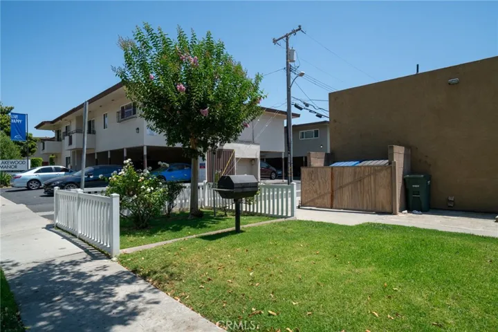 5250 Hayter Avenue, Lakewood, California 90712
