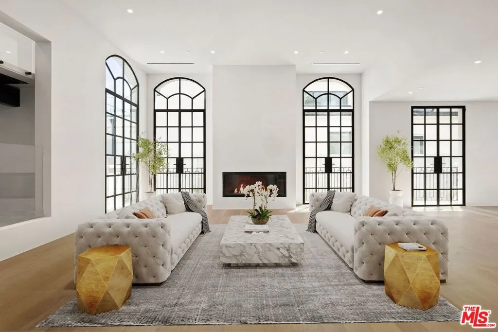 155 N Anita Avenue, Los Angeles, California 90049 home-pic-7