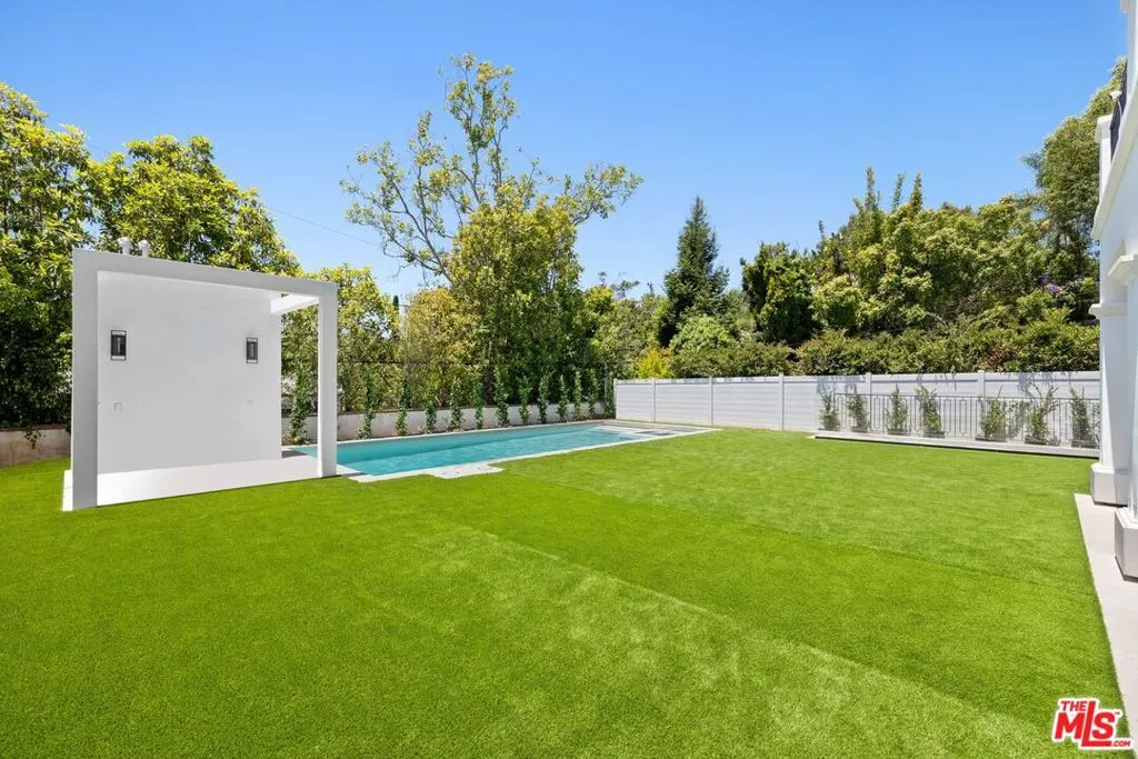 155 N Anita Avenue, Los Angeles, California 90049 home-pic-30
