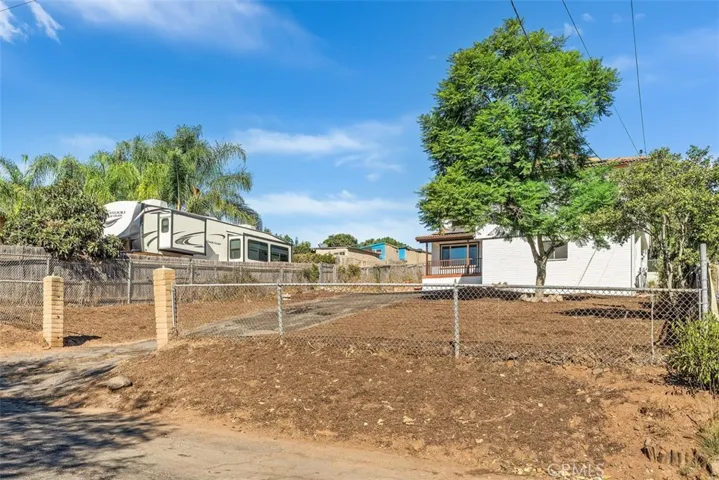 220 E Kalmia Street, Fallbrook, California 92028