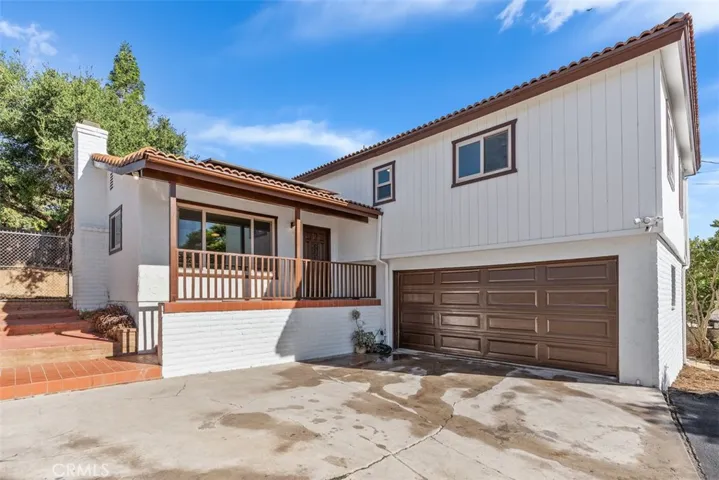 220 E Kalmia Street, Fallbrook, California 92028