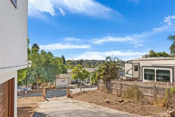 220 E Kalmia Street, Fallbrook, California 92028