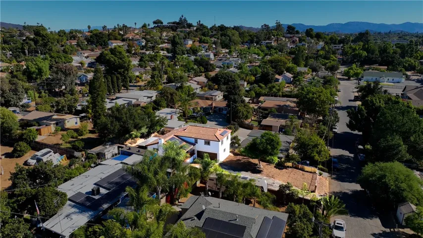 220 E Kalmia Street, Fallbrook, California 92028