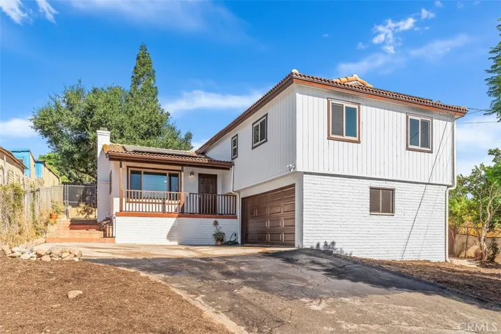 220 E Kalmia Street, Fallbrook, California 92028