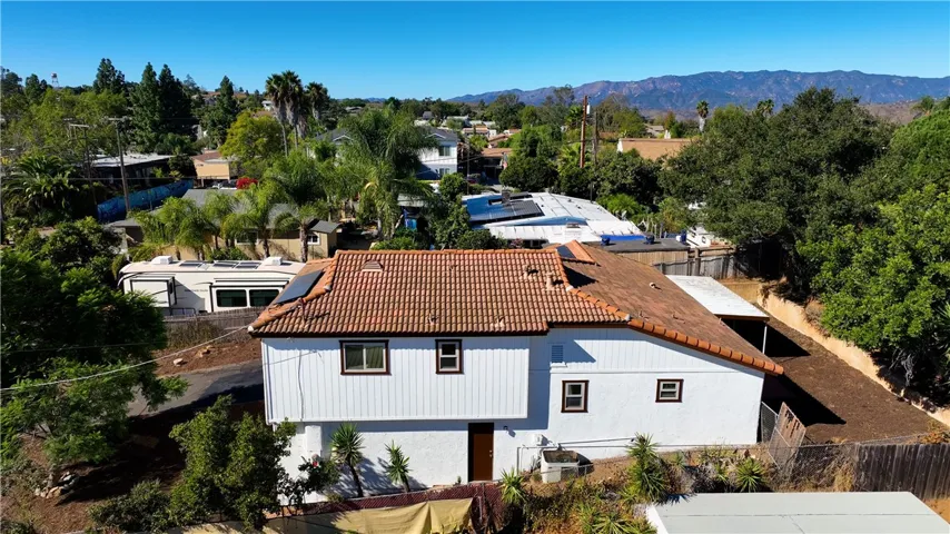 220 E Kalmia Street, Fallbrook, California 92028