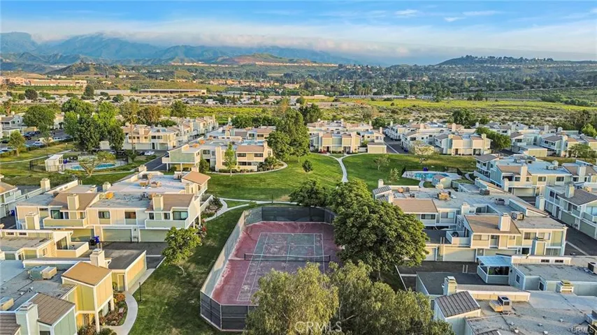 27062 Crossglade Avenue 3, Canyon Country, California 91351