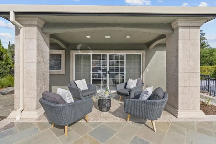 16010 Viewfield Road, Monte Sereno, California 95030