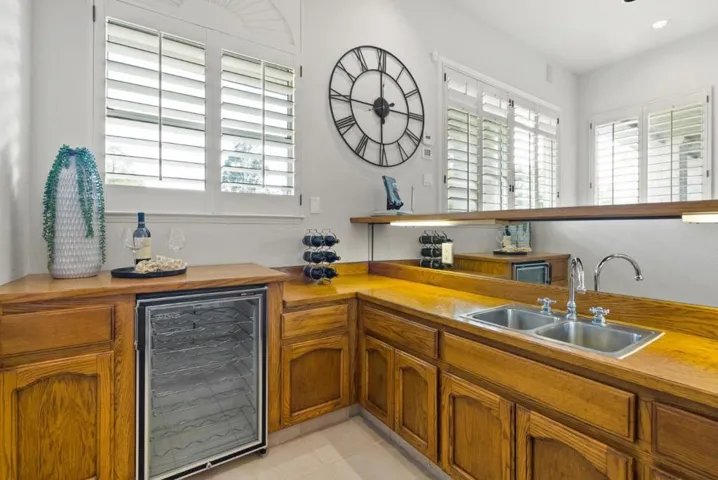 16010 Viewfield Road, Monte Sereno, California 95030