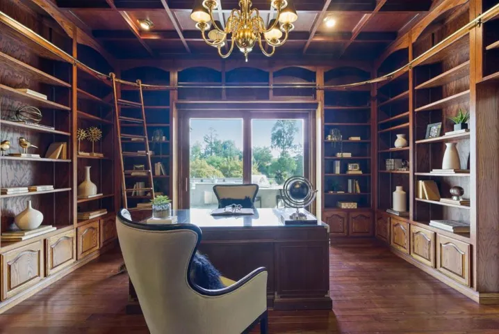 16010 Viewfield Road, Monte Sereno, California 95030