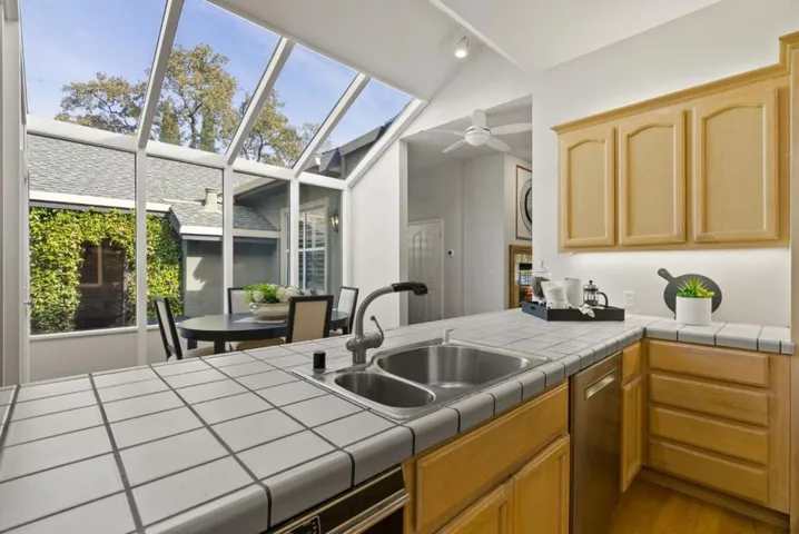 16010 Viewfield Road, Monte Sereno, California 95030