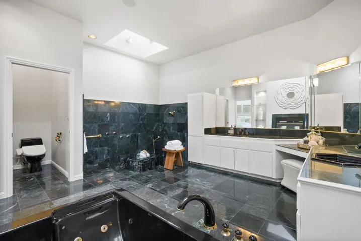 16010 Viewfield Road, Monte Sereno, California 95030