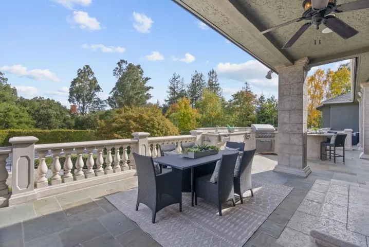 16010 Viewfield Road, Monte Sereno, California 95030
