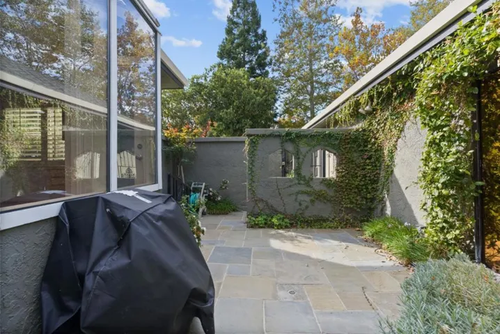 16010 Viewfield Road, Monte Sereno, California 95030