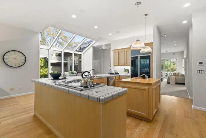 16010 Viewfield Road, Monte Sereno, California 95030
