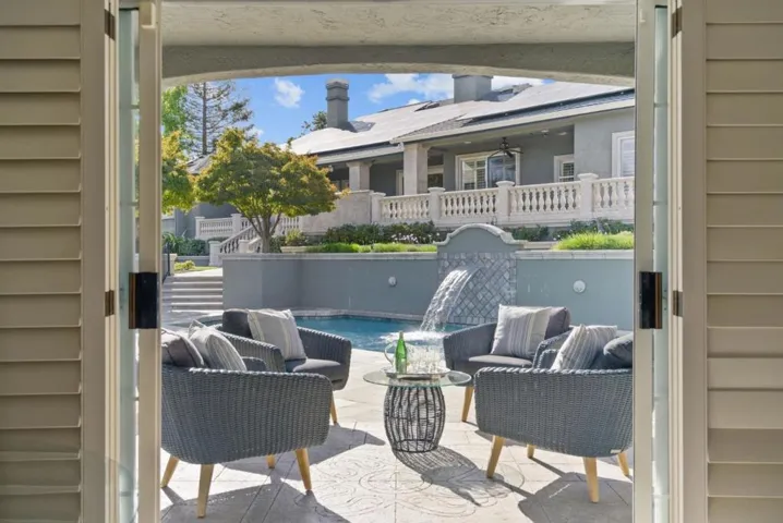 16010 Viewfield Road, Monte Sereno, California 95030
