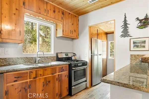 33544 Green Valley Lake Road, Green Valley Lake, California 92341