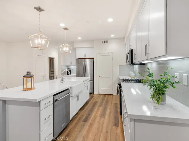 122 Red Brick Drive 3, Simi Valley, California 93065