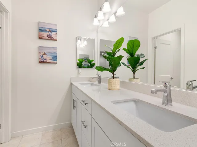 122 Red Brick Drive 3, Simi Valley, California 93065