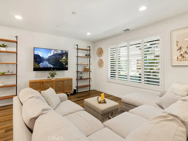 122 Red Brick Drive 3, Simi Valley, California 93065