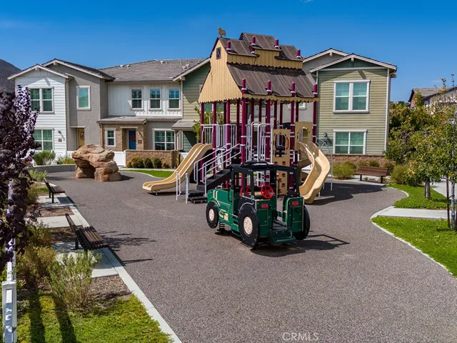 122 Red Brick Drive 3, Simi Valley, California 93065