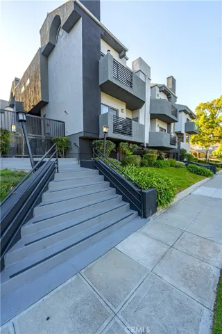711 N Hollywood Way, Burbank, California 91505