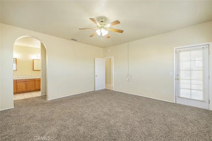 6076 Solano Road, Phelan, California 92371